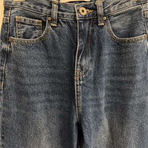 Q2 Premium High Waisted Loose Fit Jeans‎ - Picture 3 of 5